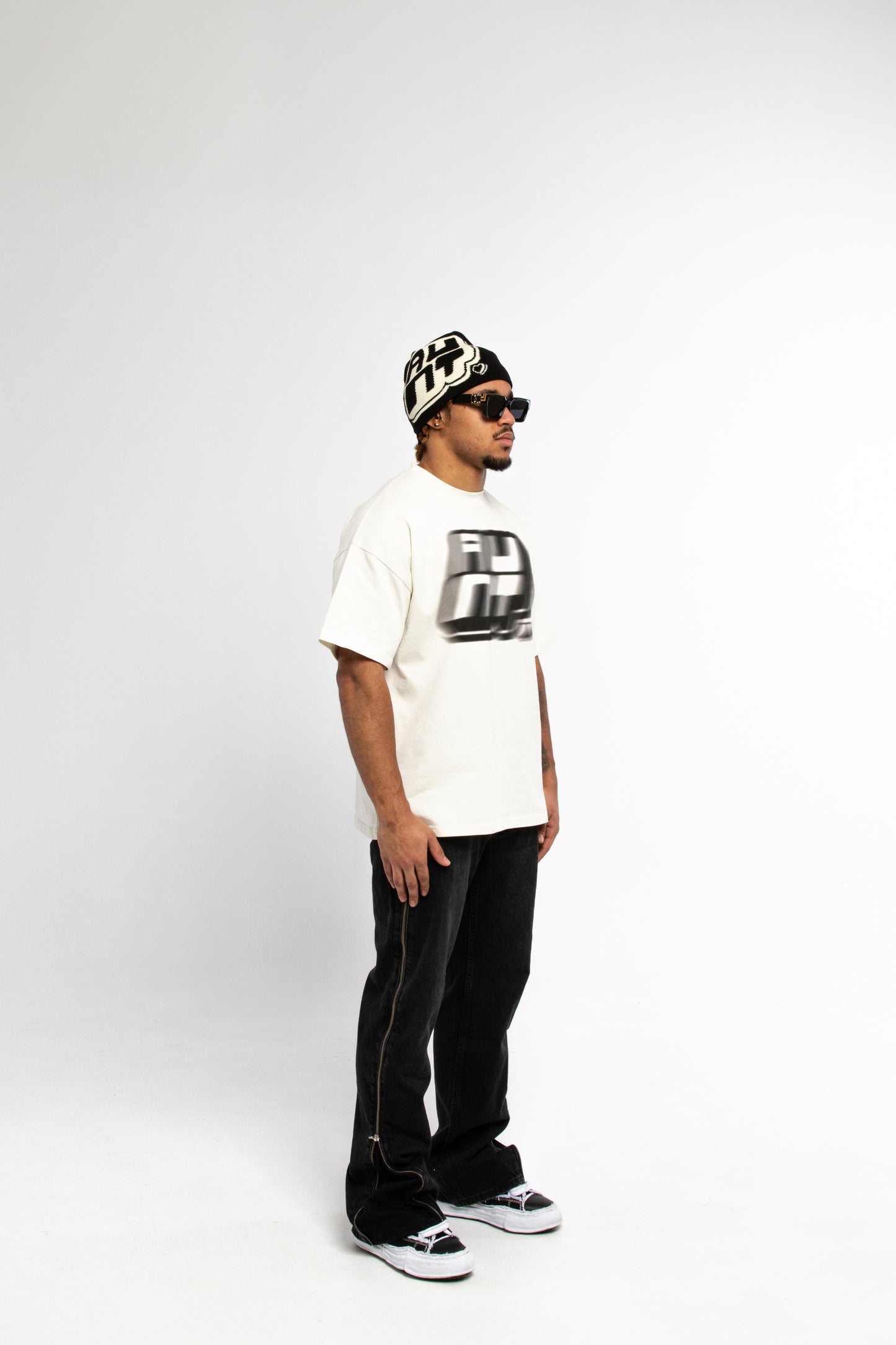 AUNT FADED BLACK LOGO TEE